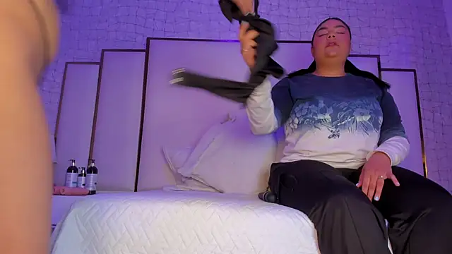 Snapshot of Mia_and_lexy chatting on 12, 11, 2025 Mia and lexy online show from 12, 11, 2025