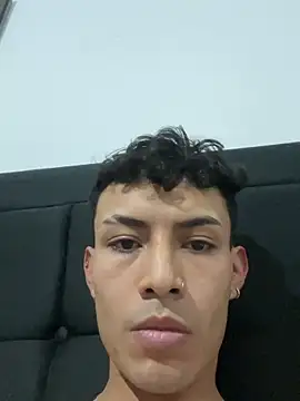 Snapshot of coupledesire18 chatting on 12, 10, 2025 coupledesire18 online show from 12, 10, 2025