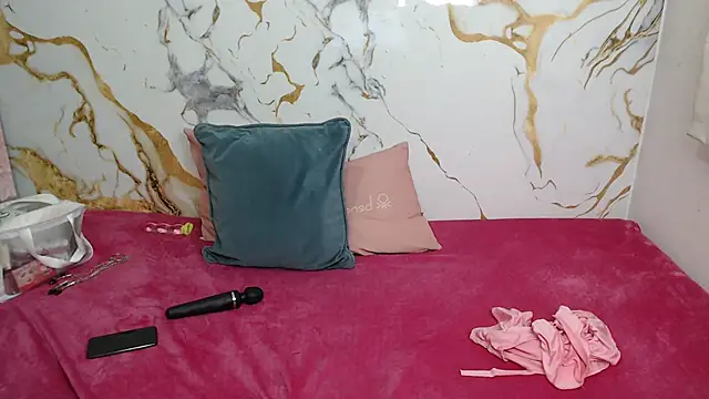 EmilyCoy  online show from 4, 2, 2026