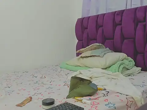 Snapshot of berenicelV chatting on 26, 11, 2025 berenicelV online show from 26, 11, 2025