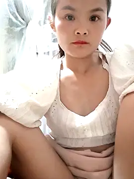 xinhxinhcute online show from 7, 10, 2025