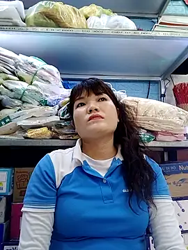 Snapshot of Thao_xx chatting on 12, 10, 2025 Thao xx online show from 12, 10, 2025