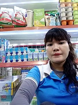 Snapshot of Thao_xx chatting on 17, 10, 2025 Thao xx online show from 17, 10, 2025