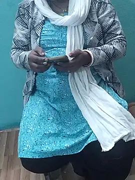 Snapshot of desi_boudi87 chatting on 7, 1, 2026 desi boudi87 online show from 7, 1, 2026