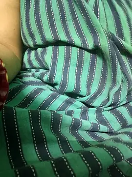 Snapshot of desi_boudi87 chatting on 22, 4, 2026 desi boudi87 online show from 22, 4, 2026