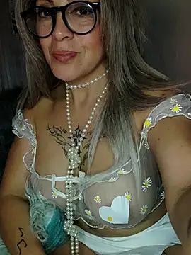 Snapshot of Gatithaaa chatting on 2, 10, 2025 Gatithaaa online show from 2, 10, 2025