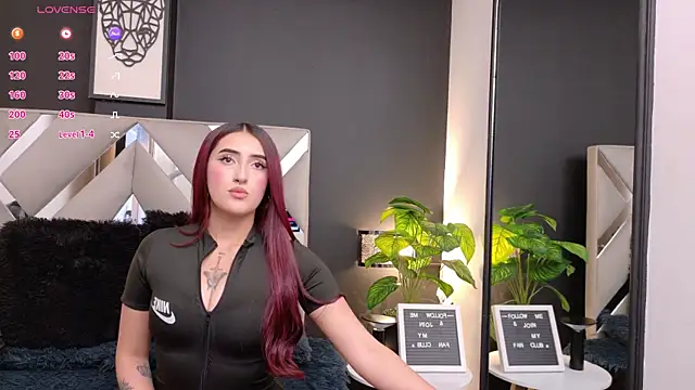 Snapshot of Miia_bunny chatting on 13, 10, 2025 Miia bunny online show from 13, 10, 2025