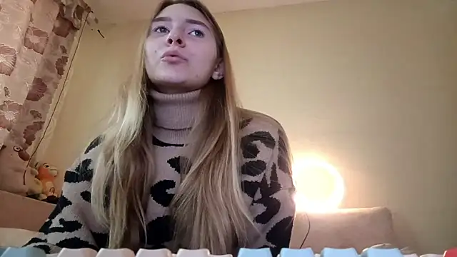 Snapshot of Nymera_flare chatting on 15, 9, 2025 Nymera flare online show from 15, 9, 2025