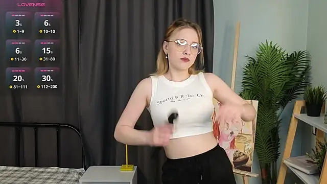 HollieCollelo online show from 25, 11, 2025