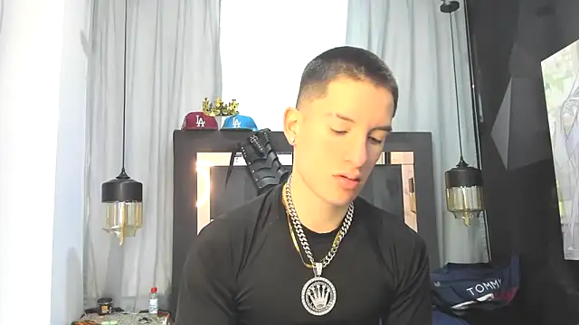 HunterHeat  online show from 11, 4, 2026