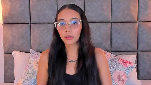 Snapshot of Roseaurora chatting on 2, 7, 2026 Roseaurora online show from 2, 7, 2026