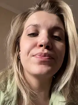 Snapshot of AlisaMyers chatting on 6, 6, 2026 AlisaMyers online show from 6, 6, 2026