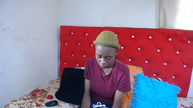 SweetSlenderChoc online show from 16, 12, 2025