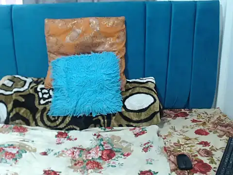 SweetSlenderChoc online show from 6, 1, 2026