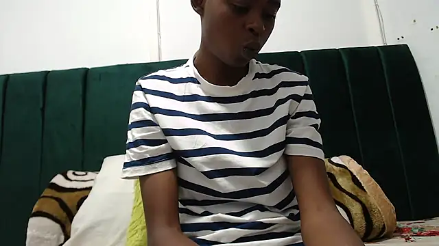 SweetSlenderChoc online show from 17, 1, 2026