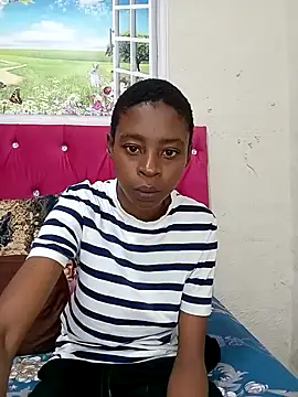 Snapshot of SweetSlenderChoc chatting on 17, 5, 2026 SweetSlenderChoc online show from 17, 5, 2026