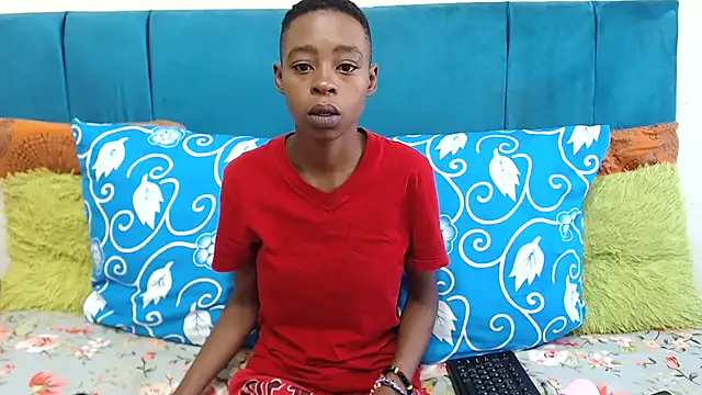 Snapshot of SweetSlenderChoc chatting on 4, 7, 2026 SweetSlenderChoc online show from 4, 7, 2026