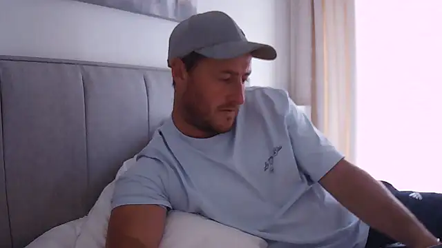 Londonlad818 online show from 23, 9, 2025