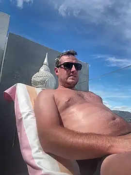 Snapshot of Londonlad818 chatting on 13, 4, 2026 Londonlad818 online show from 13, 4, 2026