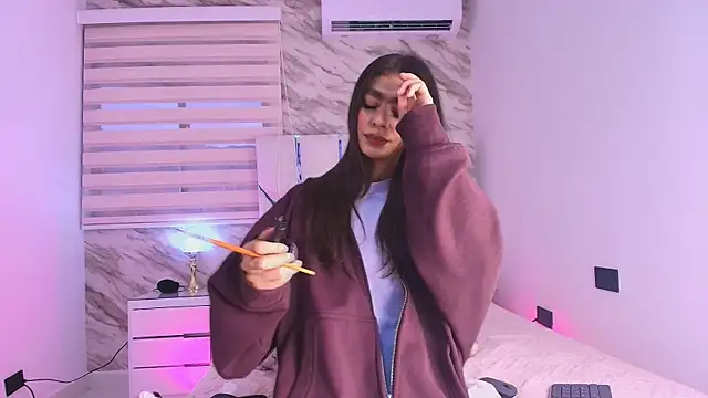 collet 1 online show from 11, 11, 2025