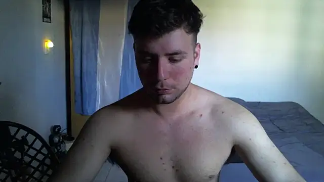 Snapshot of ferrari1996 chatting on 10, 9, 2025 ferrari1996 online show from 10, 9, 2025