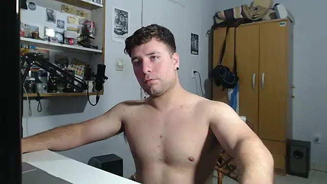 Snapshot of ferrari1996 chatting on 11, 11, 2025 ferrari1996 online show from 11, 11, 2025