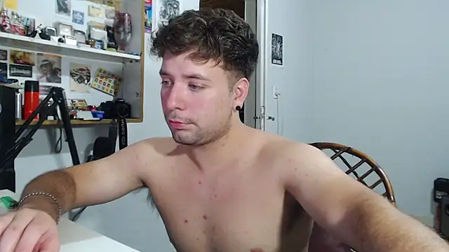 Snapshot of ferrari1996 chatting on 21, 12, 2025 ferrari1996 online show from 21, 12, 2025