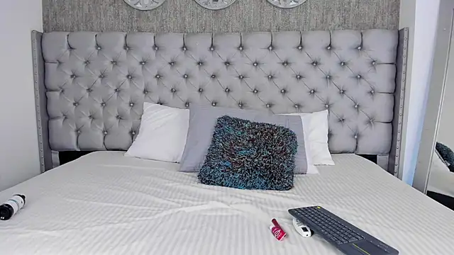 NahomyAngel online show from 20, 10, 2025