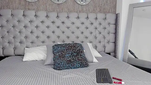 NahomyAngel online show from 23, 10, 2025