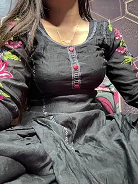 Sexylella143 online show from 5, 2, 2026