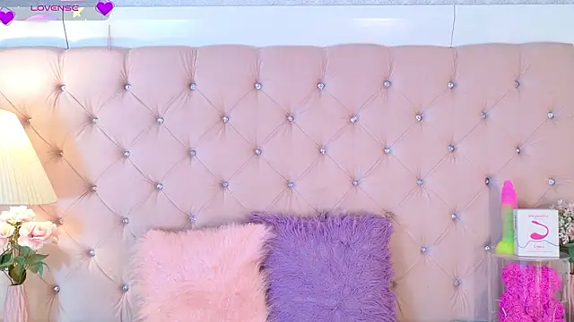 Snapshot of CaterinaRomano chatting on 2, 2, 2026 CaterinaRomano online show from 2, 2, 2026