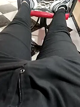 Snapshot of anis3g4 chatting on 4, 11, 2025 anis3g4 online show from 4, 11, 2025