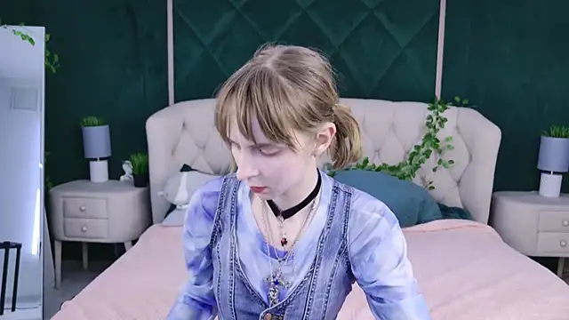 Beverly Gomes online show from 8, 11, 2025