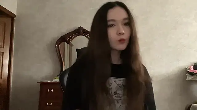 Snapshot of Pikmigirl18 chatting on 11, 9, 2025 Pikmigirl18 online show from 11, 9, 2025