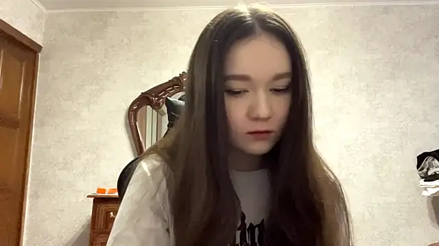Snapshot of Pikmigirl18 chatting on 22, 9, 2025 Pikmigirl18 online show from 22, 9, 2025