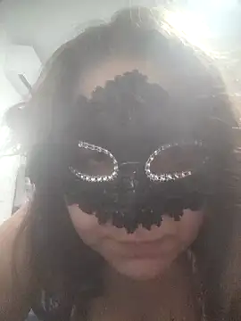 LOCA GIRL online show from 10, 9, 2025