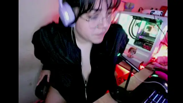 Snapshot of PinkDenial chatting on 14, 9, 2025 PinkDenial online show from 14, 9, 2025