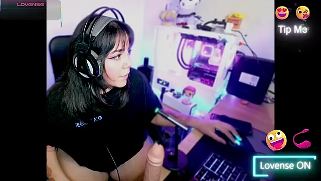 Snapshot of PinkDenial chatting on 15, 11, 2025 PinkDenial online show from 15, 11, 2025