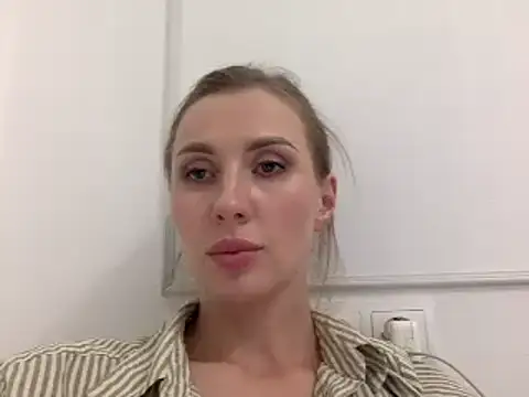 Snapshot of Alveryn chatting on 3, 11, 2025 Alveryn online show from 3, 11, 2025