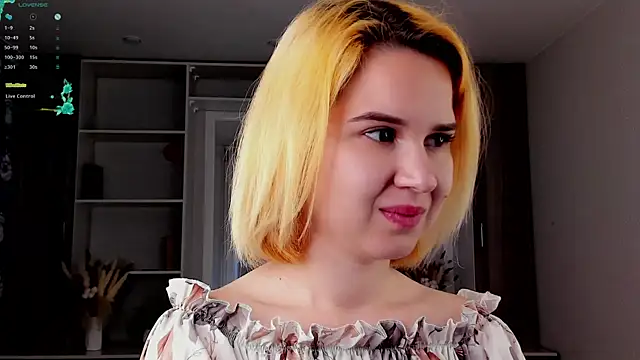 AgnesSonnek online show from 13, 9, 2025