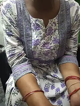 Snapshot of your_favourite_bhabhi chatting on 19, 6, 2026 your favourite bhabhi online show from 19, 6, 2026