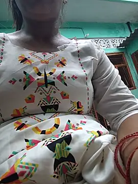 Snapshot of your_favourite_bhabhi chatting on 8, 7, 2026 your favourite bhabhi online show from 8, 7, 2026