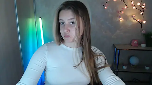 Snapshot of Milka_kamila chatting on 8, 7, 2026 Milka kamila online show from 8, 7, 2026