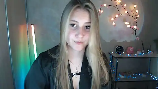 Snapshot of Milka_kamila chatting on 17, 7, 2026 Milka kamila online show from 17, 7, 2026