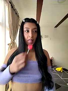 Snapshot of Coralaine_96 chatting on 11, 11, 2025 Coralaine 96 online show from 11, 11, 2025