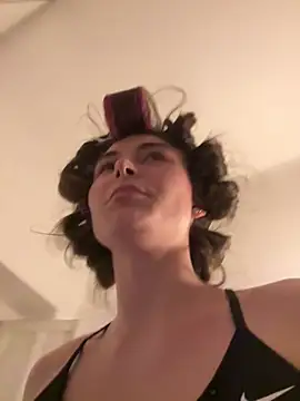 SophiiaStarr online show from 18, 4, 2026