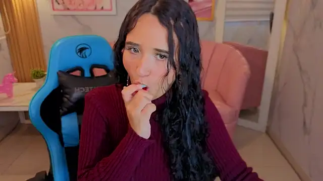 Snapshot of bella_vibess_s chatting on 9, 7, 2026 bella vibess s online show from 9, 7, 2026