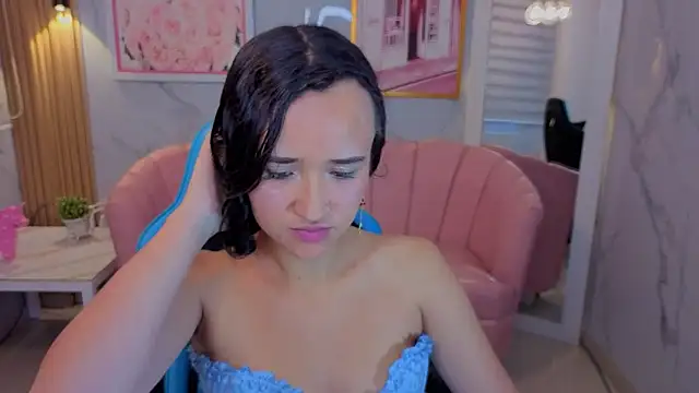 Snapshot of bella_vibess_s chatting on 10, 7, 2026 bella vibess s online show from 10, 7, 2026