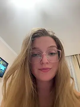 Bellatrisssaa online show from 15, 9, 2025