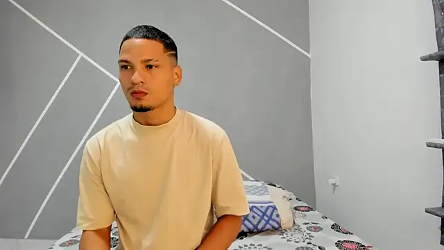 Sexy777Couple online show from 20, 2, 2026